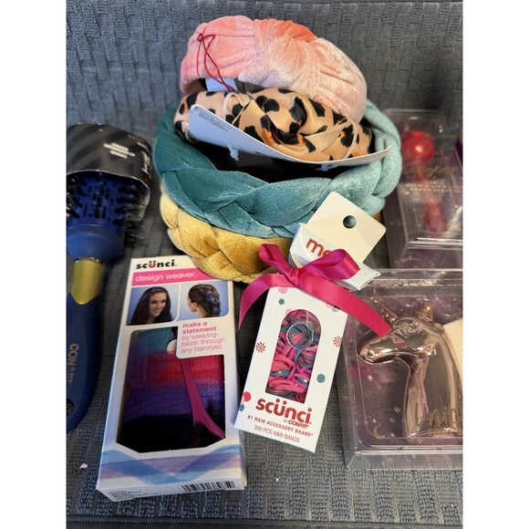 Hair Accessories. 15 Pieces Great for Stocking Stuffers - Picture 4 of 5